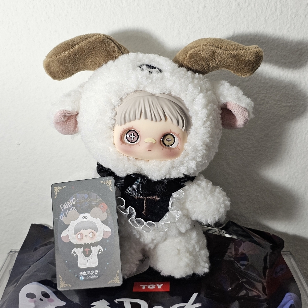NWOB MayMei Dark Forest Fiend White Vinyl Plush Pendant